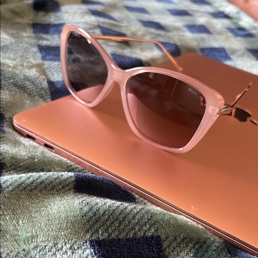 INVU
SUNWEAR 211 SUNGLASSES - Picture 5 of 8